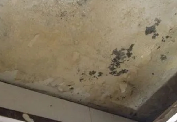 噶尔阳台漏水维修公司分享下噶尔卫生间渗水维修需要注意哪些问题。